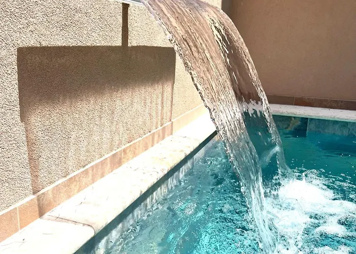 Вилла Valdora - Luxury With Heated Pool Новиград