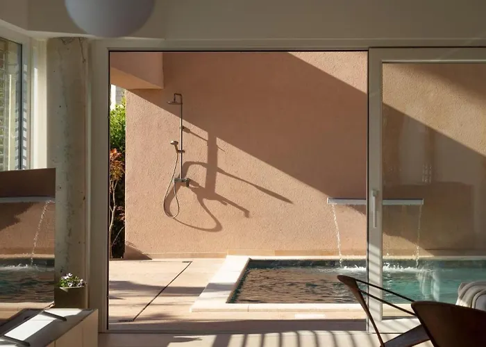 Valdora - Luxury With Heated Pool Villa