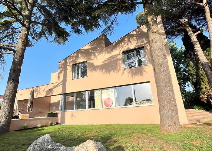 Valdora - Luxury With Heated Pool *