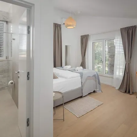 Valdora Luxury With Pool Novigrad Istria