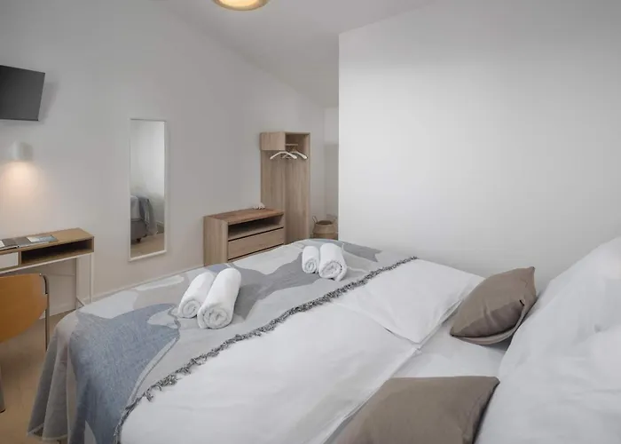 Vila Valdora - Luxury With Heated Pool *