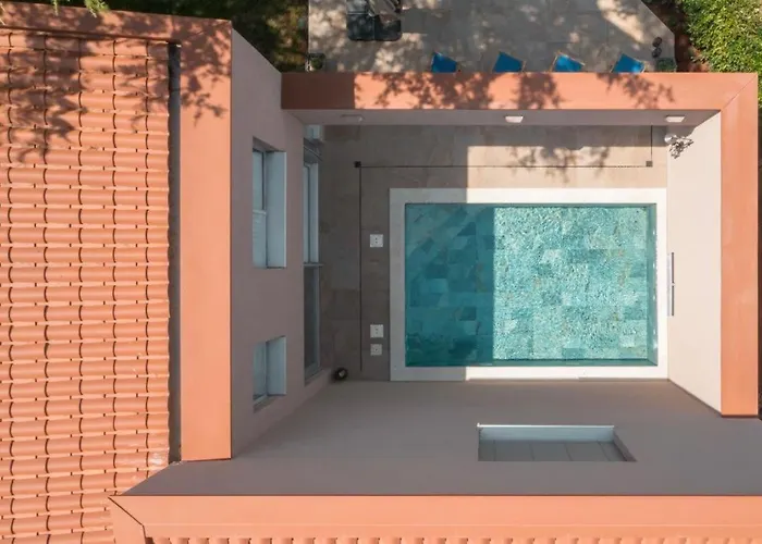 Valdora - Luxury With Heated Pool 빌라