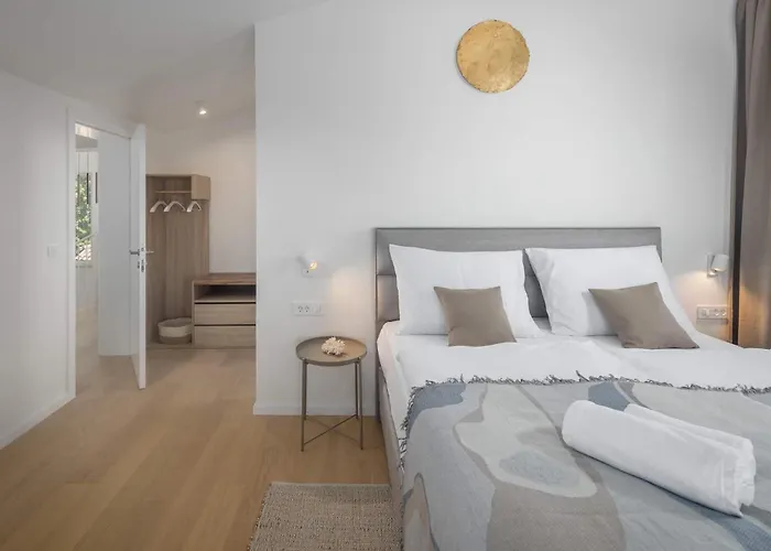 빌라 Valdora - Luxury With Heated Pool Novigrad Istria