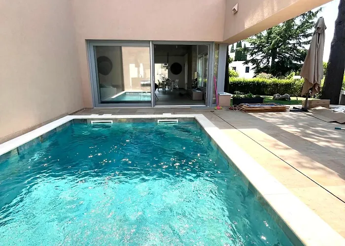 Valdora - Luxury With Heated Pool 빌라 *